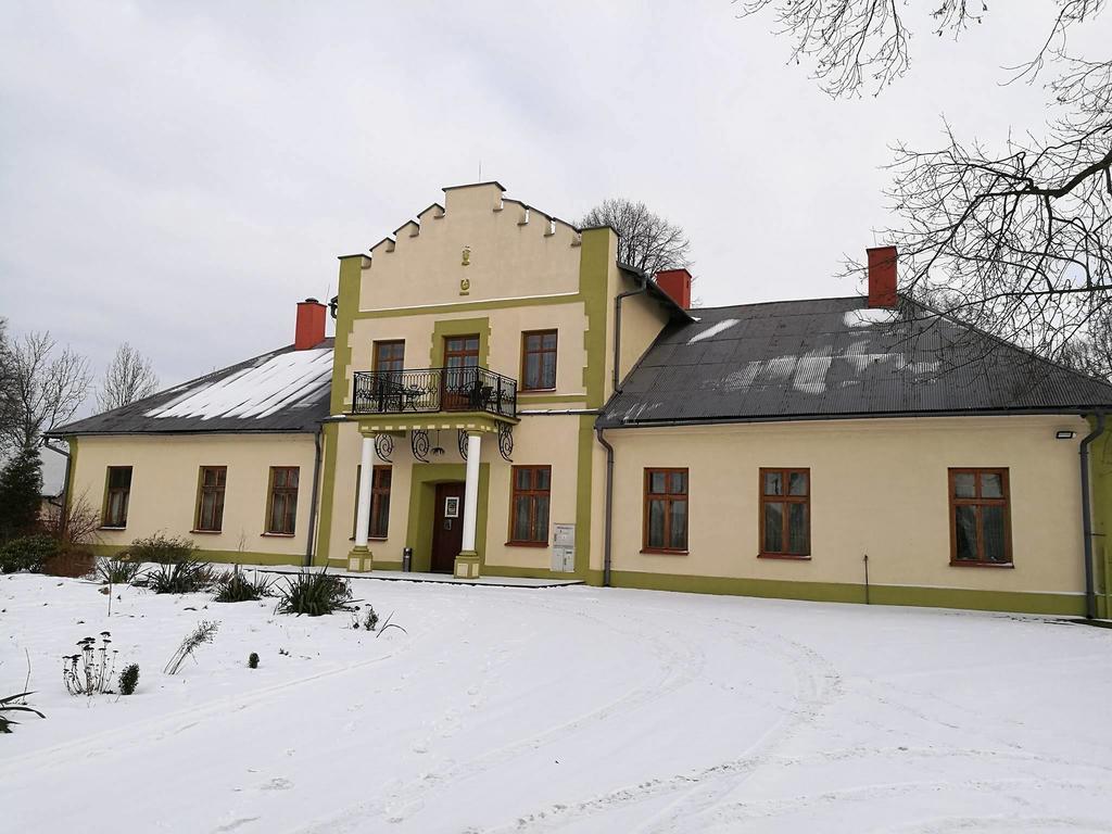 Dworek Mlynarza Zator Kültér fotó