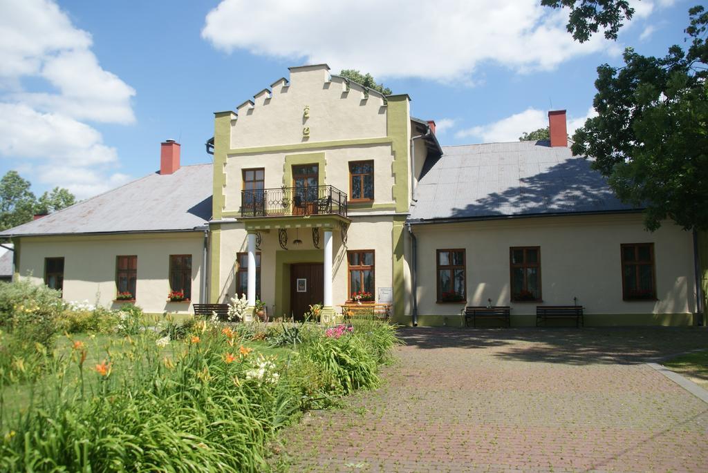 Dworek Mlynarza Zator Kültér fotó